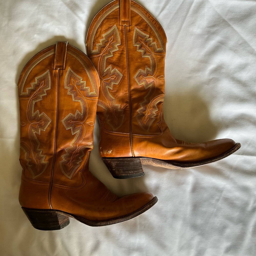Light brown vintage cowboy boots